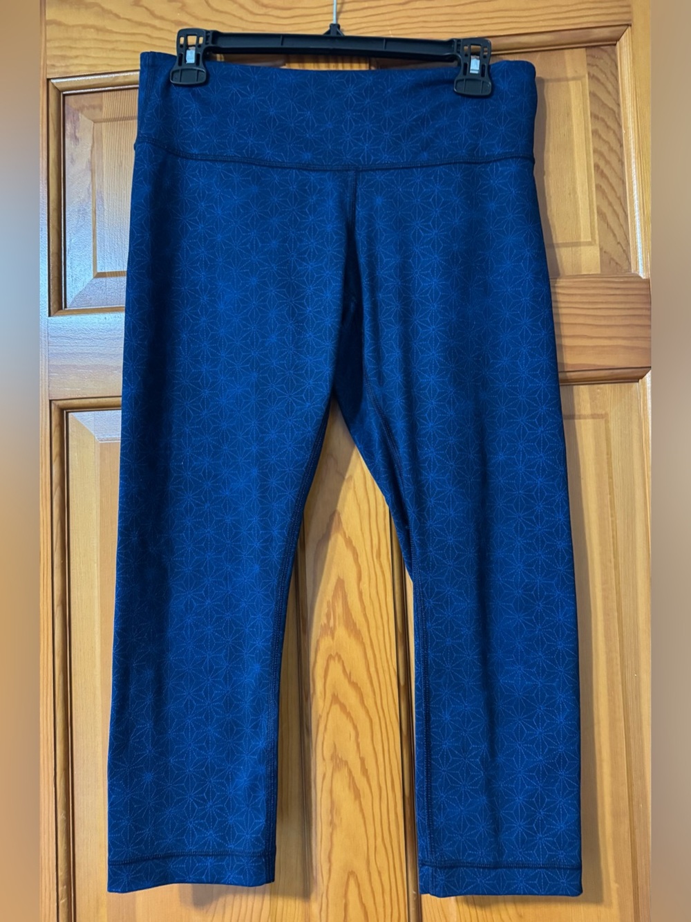 Lululemon Navy Cropped Leggings with Micro Geometric Print